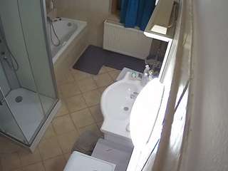 voyeurcam-julmodels-bath-2nd-2 Profile Image