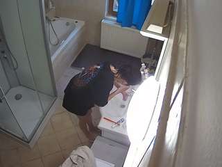 voyeurcam-julmodels-bath-2nd-2