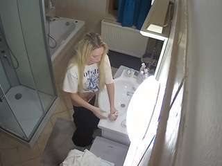 voyeurcam-julmodels-bath-2nd-2