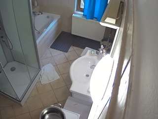 voyeurcam-julmodels-bath-2nd-2