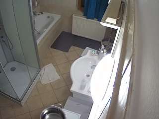 voyeurcam-julmodels-bath-2nd-2