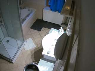 voyeurcam-julmodels-bath-2nd-2