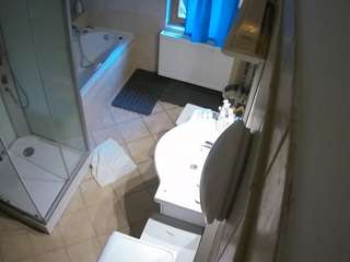 voyeurcam-julmodels-bath-2nd-2