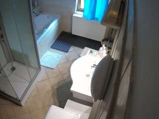 voyeurcam-julmodels-bath-2nd-2