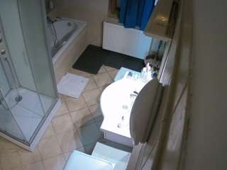 voyeurcam-julmodels-bath-2nd-2