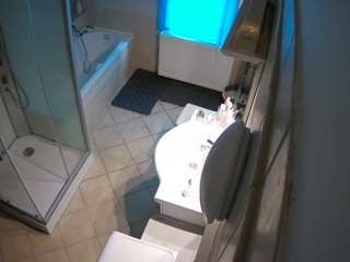 voyeurcam-julmodels-bath-2nd-2