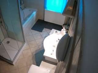 voyeurcam-julmodels-bath-2nd-2