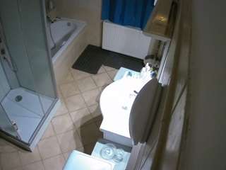 voyeurcam-julmodels-bath-2nd-2