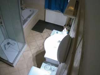 voyeurcam-julmodels-bath-2nd-2