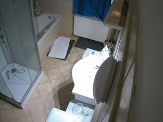voyeurcam-julmodels-bath-2nd-2