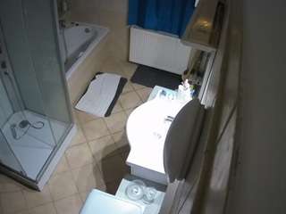 voyeurcam-julmodels-bath-2nd-2