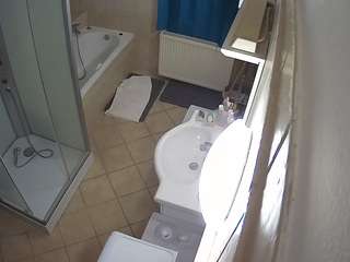 voyeurcam-julmodels-bath-2nd-2