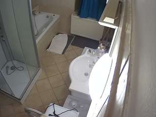 voyeurcam-julmodels-bath-2nd-2