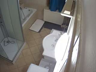 voyeurcam-julmodels-bath-2nd-2