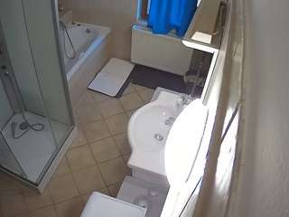 voyeurcam-julmodels-bath-2nd-2