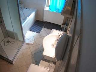 voyeurcam-julmodels-bath-2nd-2