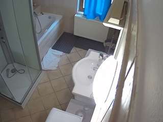 voyeurcam-julmodels-bath-2nd-2