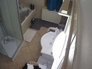 voyeurcam-julmodels-bath-2nd-2