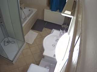 voyeurcam-julmodels-bath-2nd-2