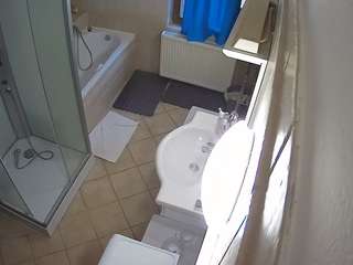 voyeurcam-julmodels-bath-2nd-2