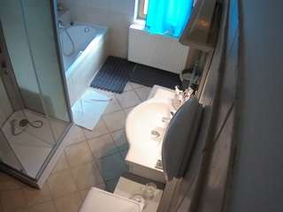 voyeurcam-julmodels-bath-2nd-2