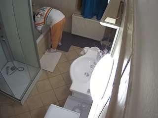 voyeurcam-julmodels-bath-2nd-2