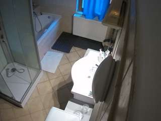 voyeurcam-julmodels-bath-2nd-2