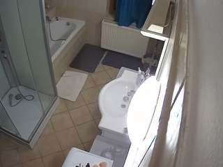 voyeurcam-julmodels-bath-2nd-2
