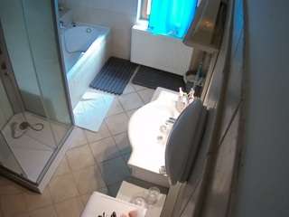 voyeurcam-julmodels-bath-2nd-2