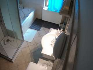 voyeurcam-julmodels-bath-2nd-2
