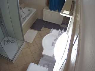 voyeurcam-julmodels-bath-2nd-2