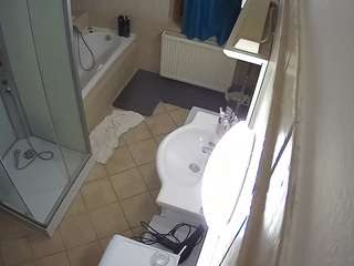 voyeurcam-julmodels-bath-2nd-2