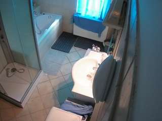 voyeurcam-julmodels-bath-2nd-2
