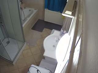voyeurcam-julmodels-bath-2nd-2 webcam