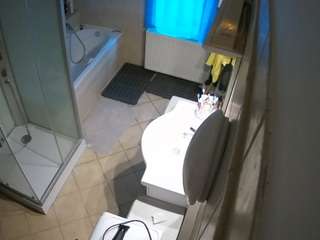 voyeurcam-julmodels-bath-2nd-2