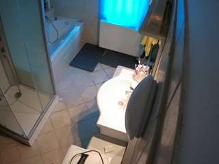 voyeurcam-julmodels-bath-2nd-2