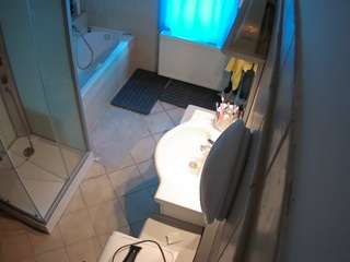 voyeurcam-julmodels-bath-2nd-2