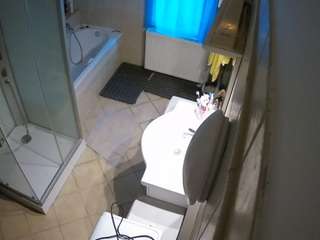 voyeurcam-julmodels-bath-2nd-2