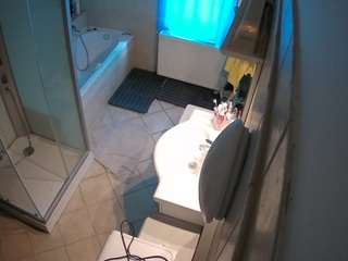 voyeurcam-julmodels-bath-2nd-2