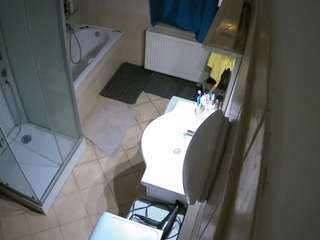 voyeurcam-julmodels-bath-2nd-2