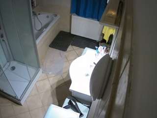 voyeurcam-julmodels-bath-2nd-2