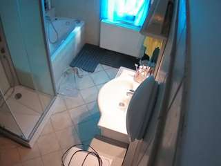 voyeurcam-julmodels-bath-2nd-2