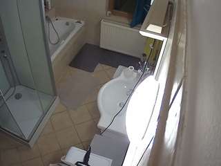 voyeurcam-julmodels-bath-2nd-2 Profile Image