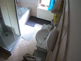 voyeurcam-julmodels-bath-2nd-2's CamSoda show and profile