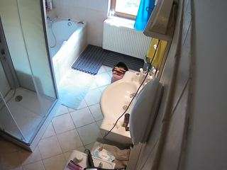 voyeurcam-julmodels-bath-2nd-2 webcam