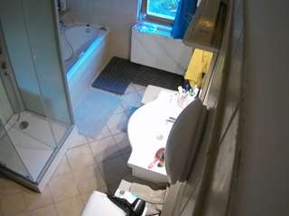 voyeurcam-julmodels-bath-2nd-2 Live Webcam on CamSoda