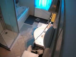voyeurcam-julmodels-bath-2nd-2 webcam