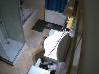 voyeurcam-julmodels-bath-2nd-2