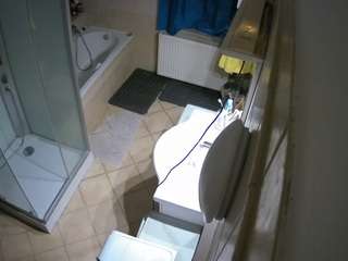 voyeurcam-julmodels-bath-2nd-2's CamSoda show and profile