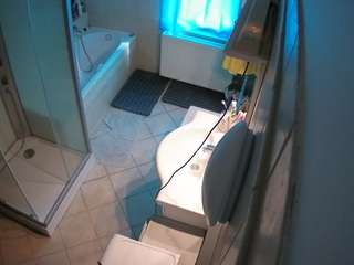 voyeurcam-julmodels-bath-2nd-2